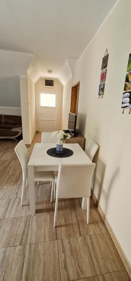 Apartman Nina2 ริซาน ภายนอก รูปภาพ