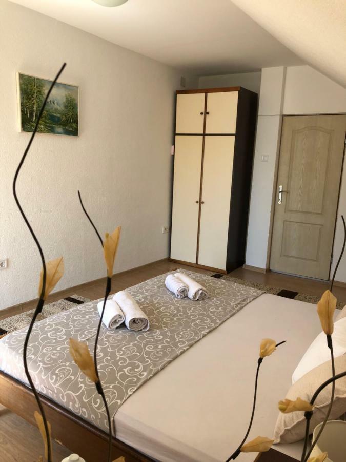 Apartman Nina2 ริซาน ภายนอก รูปภาพ