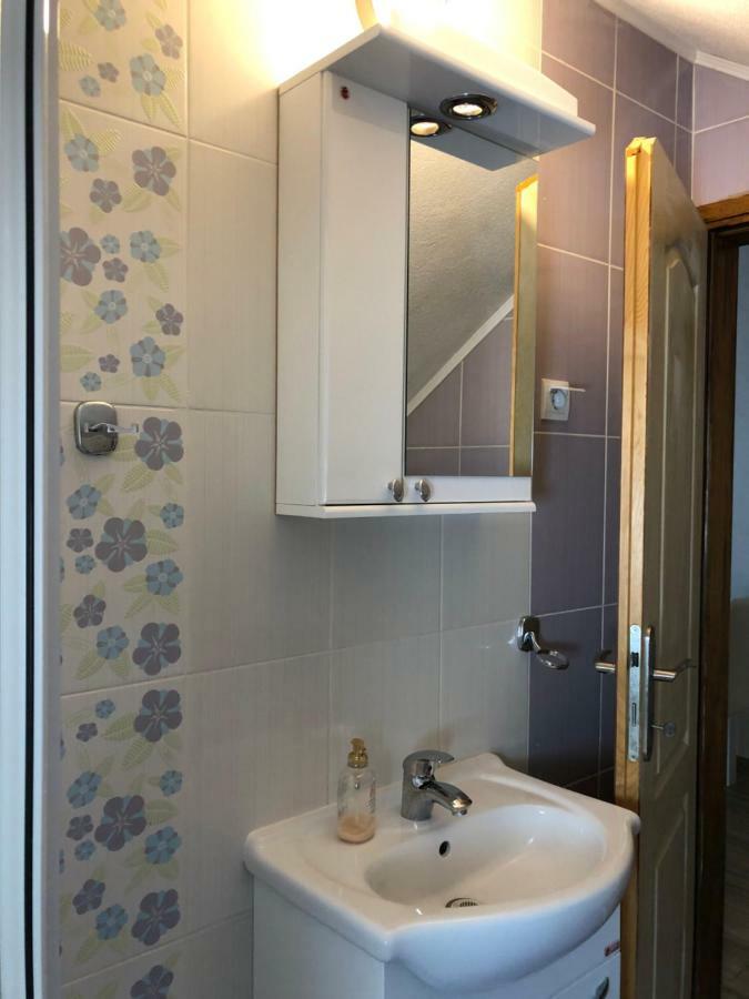 Apartman Nina2 ริซาน ภายนอก รูปภาพ