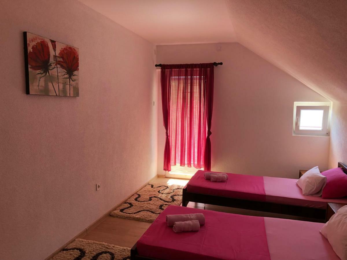 Apartman Nina2 ริซาน ภายนอก รูปภาพ